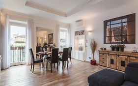 The Best Rent - Elegant Three-Bedroom Apartment A Few Steps From Fontana Di Trevi